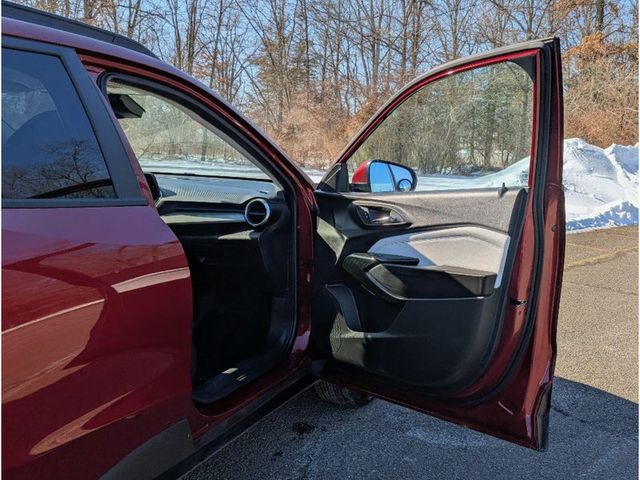 2025 Chevrolet Trax FWD 4dr LT - 22978208 - 10