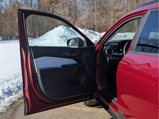 2025 Chevrolet Trax FWD 4dr LT - 22978208 - 8