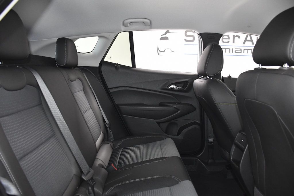 2025 Chevrolet Trax FWD 4dr LT - 23083985 - 13