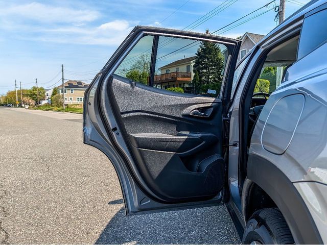 2025 Chevrolet Trax FWD 4dr LT - 23015308 - 10