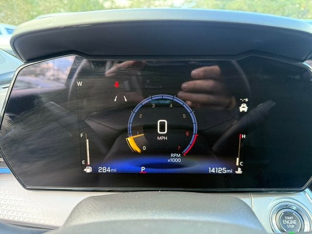 2025 Chevrolet Trax FWD 4dr LT - 22971407 - 3