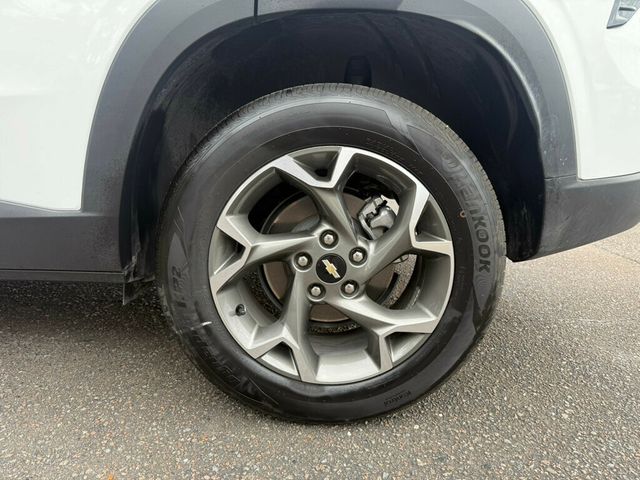 2025 Chevrolet Trax FWD 4dr LT - 22974834 - 8