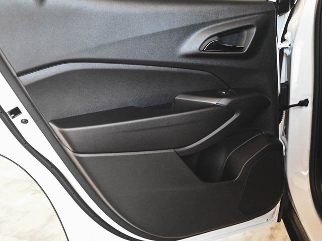 2025 Chevrolet Trax LT - 22911399 - 10