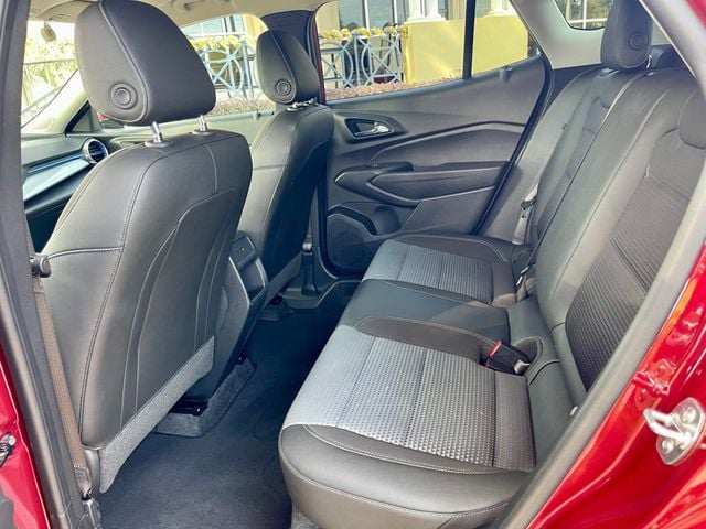 2025 Chevrolet Trax LT - 22962277 - 11