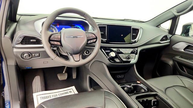 2025 Chrysler Pacifica Limited - 23026891 - 12