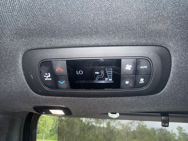 2025 Chrysler Pacifica Limited FWD - 23064008 - 13