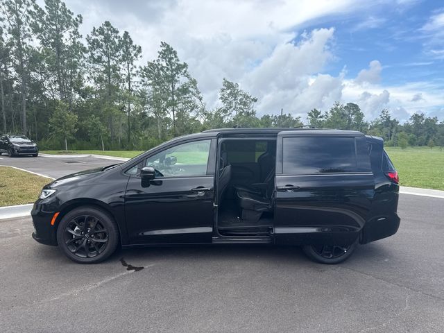 2025 Chrysler Pacifica Limited FWD - 23064008 - 17