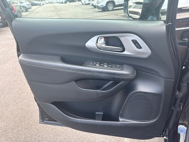 2025 Chrysler Pacifica Limited FWD - 23064008 - 5