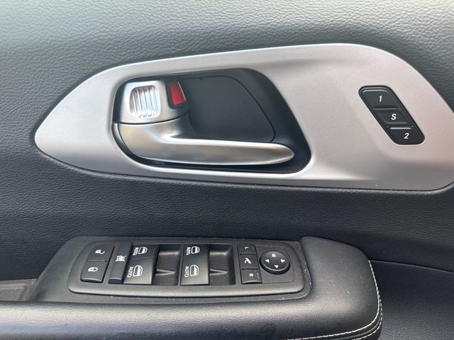 2025 Chrysler Pacifica Limited FWD - 23064008 - 6