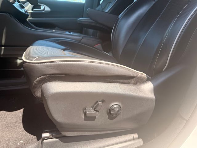 2025 Chrysler Pacifica Limited FWD - 23066779 - 10