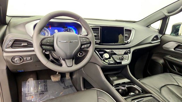 2025 Chrysler Pacifica Limited FWD - 23097481 - 13