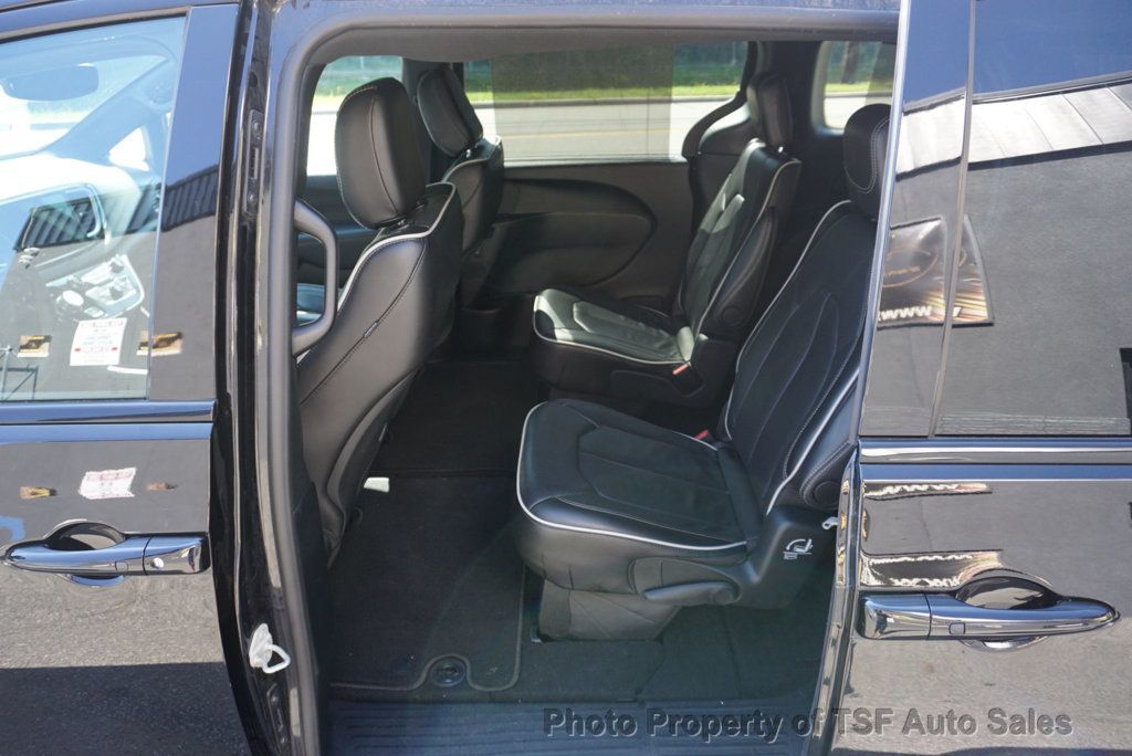 2025 Chrysler Pacifica Limited S Appearance photo 14