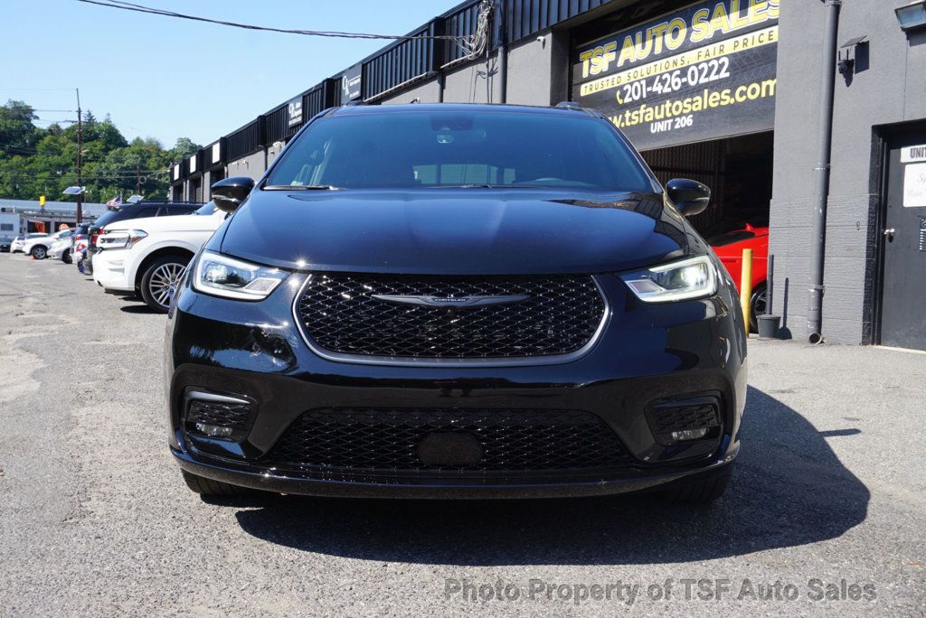 2025 Chrysler Pacifica Limited S Appearance photo 2