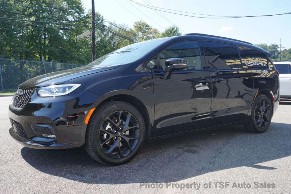 2025 Chrysler Pacifica Limited S Appearance photo 3