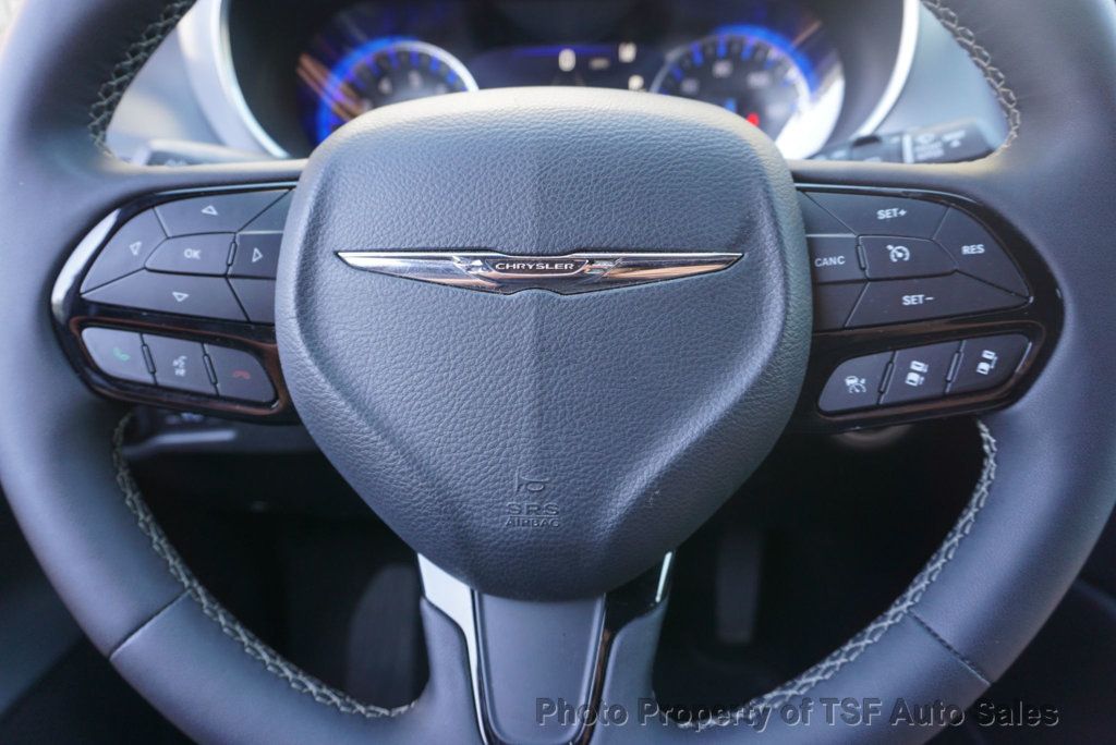 2025 Chrysler Pacifica Limited S Appearance photo 33