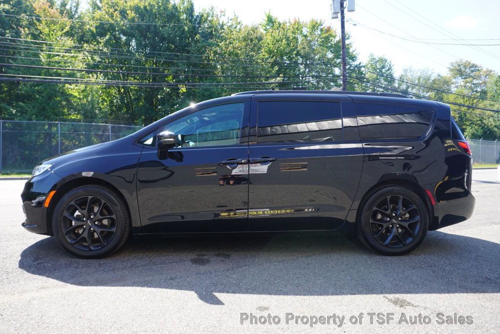 2025 Chrysler Pacifica Limited S Appearance photo 4