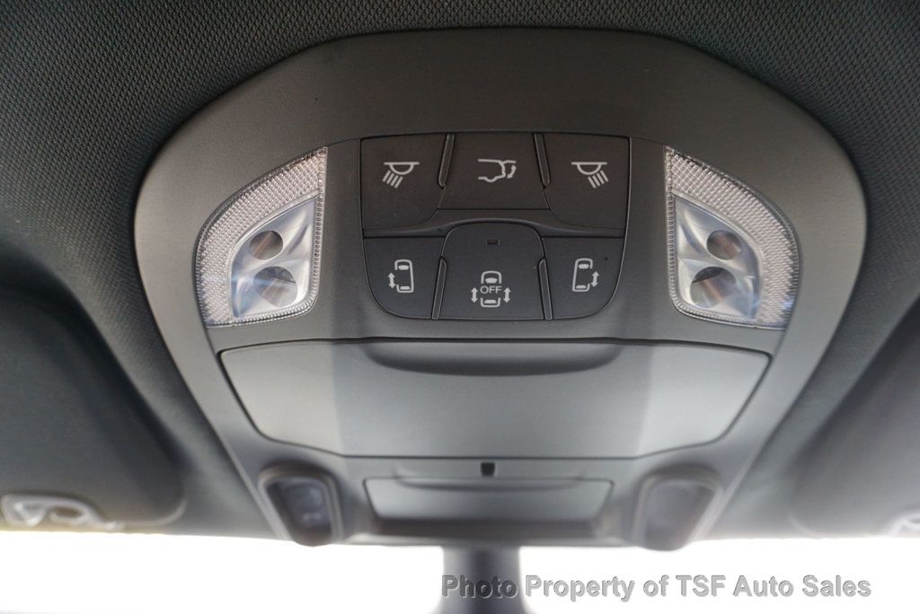 2025 Chrysler Pacifica Limited S Appearance photo 36