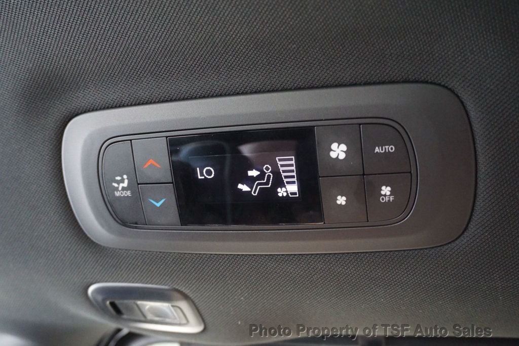 2025 Chrysler Pacifica Limited S Appearance photo 39