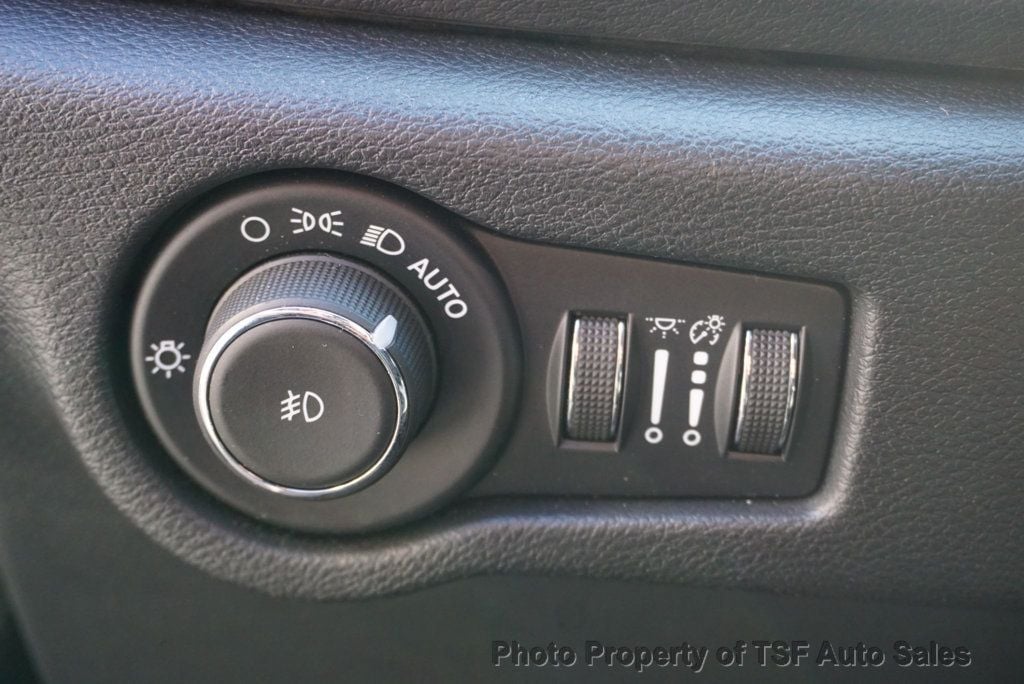 2025 Chrysler Pacifica Limited S Appearance photo 41