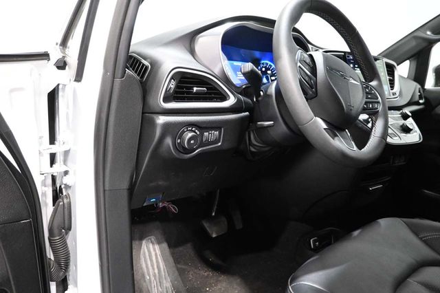 2025 Chrysler Pacifica Select FWD - 22988585 - 28