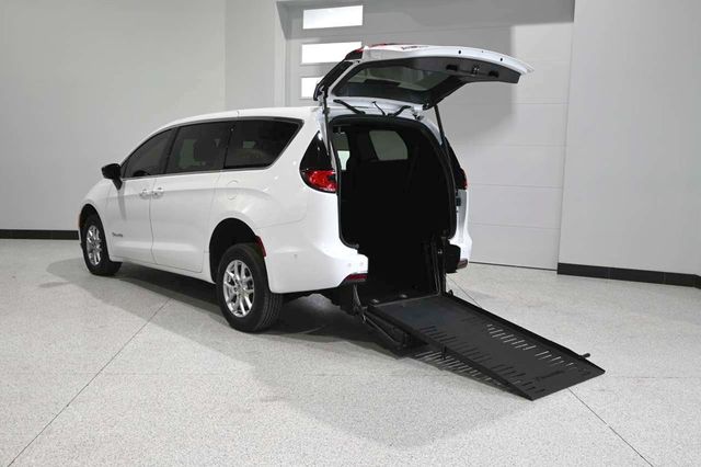 2025 Chrysler Pacifica Select FWD - 23090231 - 1