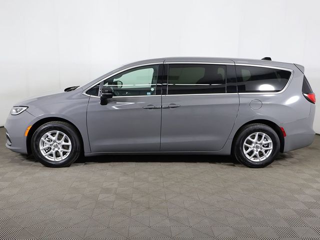 2025 Chrysler Pacifica Select FWD - 23032704 - 17