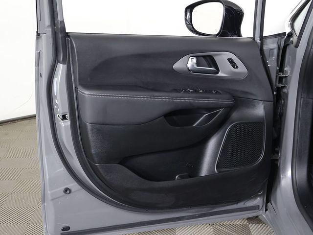 2025 Chrysler Pacifica Select FWD - 23032704 - 22