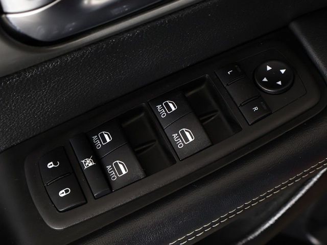 2025 Chrysler Pacifica Select FWD - 23019405 - 38