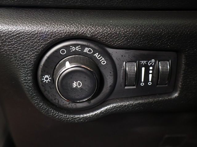 2025 Chrysler Pacifica Select FWD - 23019405 - 39