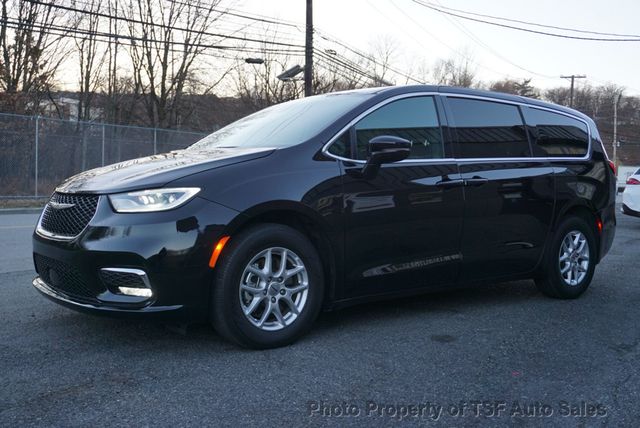 2025 Chrysler Pacifica Select FWD CARPLAY REAR CAMERA HEATED SEATS LEATHER DRIVE ASSIST - 22959023 - 2