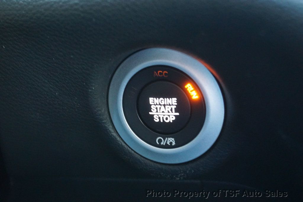 2025 Chrysler Pacifica Select FWD CARPLAY REAR CAMERA HEATED SEATS LEATHER DRIVE ASSIST - 22959023 - 32