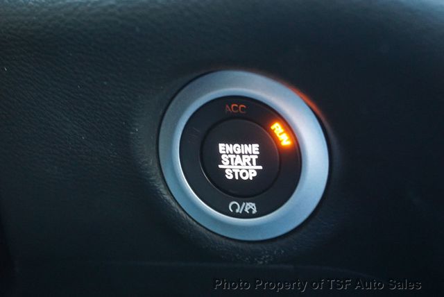 2025 Chrysler Pacifica Select FWD CARPLAY REAR CAMERA HEATED SEATS LEATHER DRIVE ASSIST - 22959023 - 32