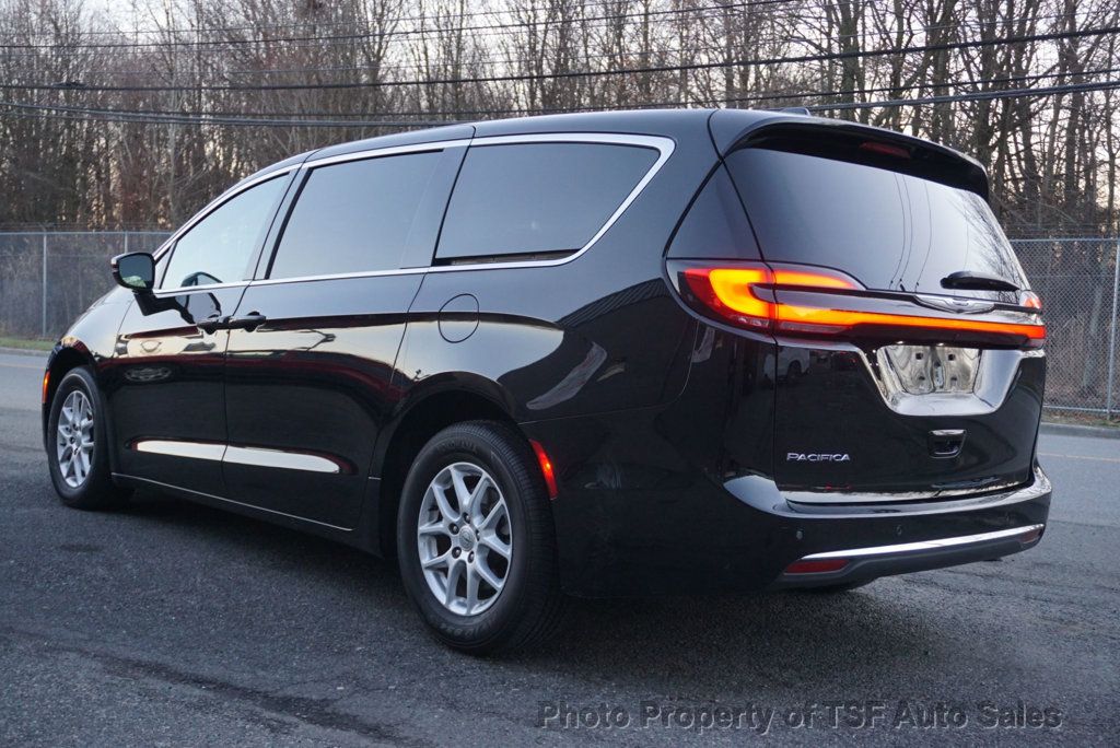 2025 Chrysler Pacifica Select FWD CARPLAY REAR CAMERA HEATED SEATS LEATHER DRIVE ASSIST - 22959023 - 4