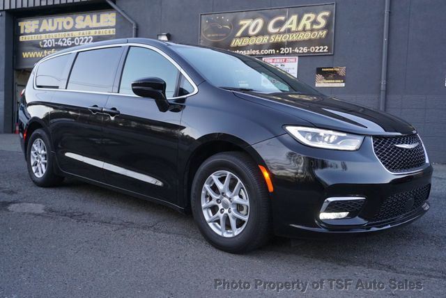 2025 Chrysler Pacifica Select FWD CARPLAY REAR CAMERA HEATED SEATS LEATHER DRIVE ASSIST - 22959023 - 8