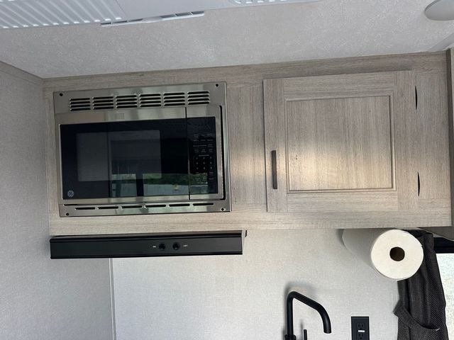 2025 COACHMEN CATALINA SUMMIT SERIES 134BHX - 23072797 - 15