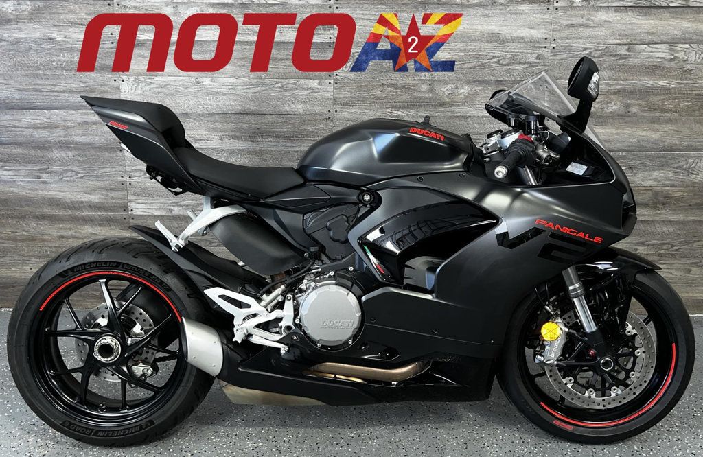 2025 Ducati Panigale V2 One Owner! - 22867103 - 0