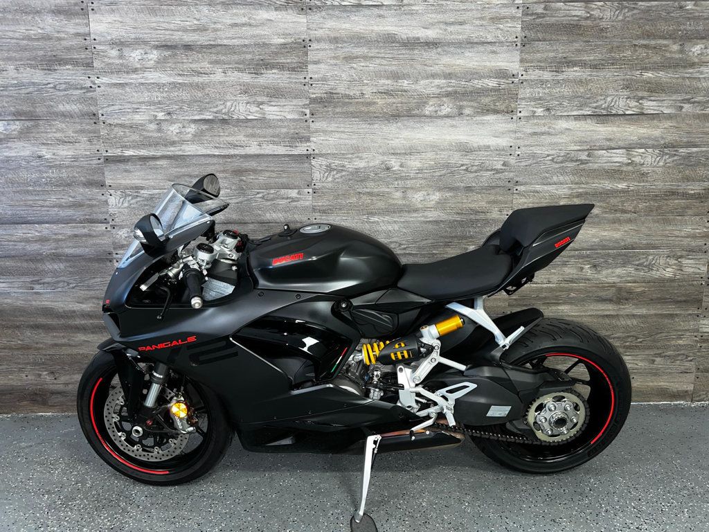 2025 Ducati Panigale V2 One Owner! - 22867103 - 10