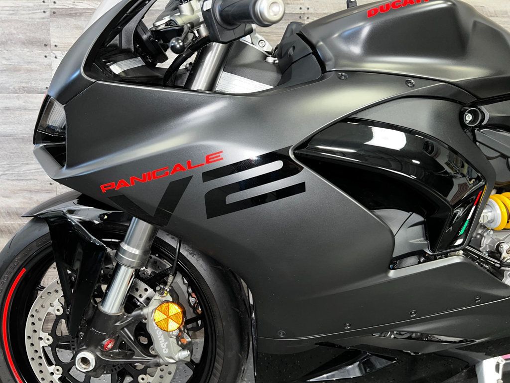2025 Ducati Panigale V2 One Owner! - 22867103 - 14
