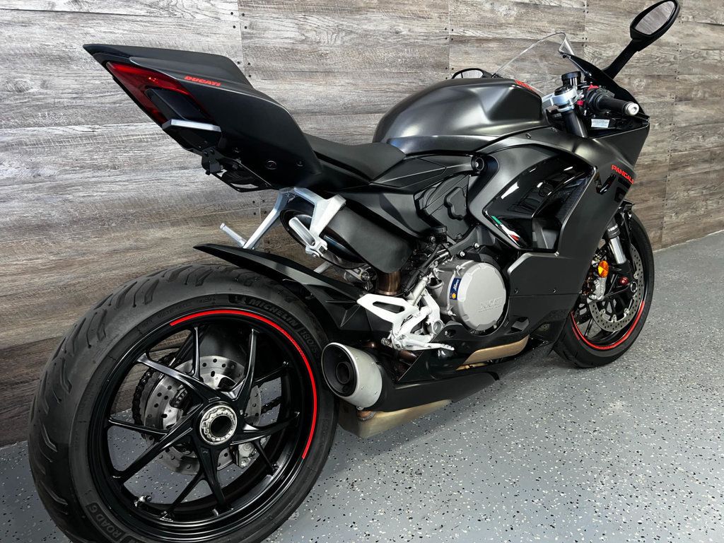 2025 Ducati Panigale V2 One Owner! - 22867103 - 2