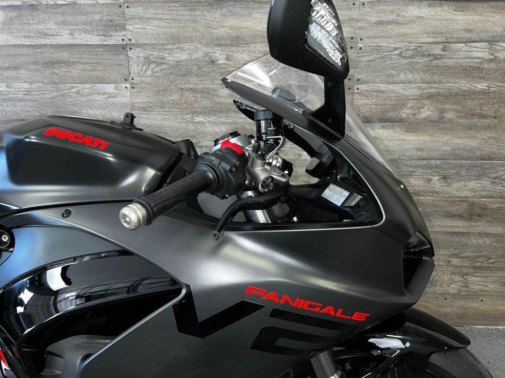2025 Ducati Panigale V2 One Owner! - 22867103 - 3