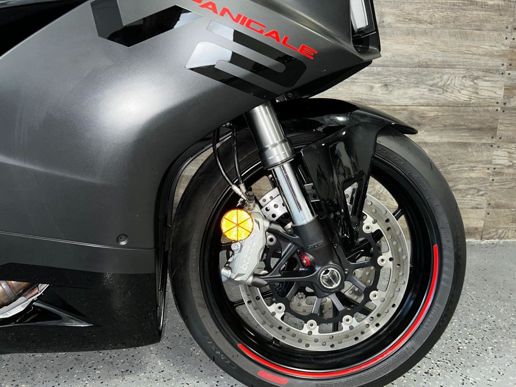 2025 Ducati Panigale V2 One Owner! - 22867103 - 4
