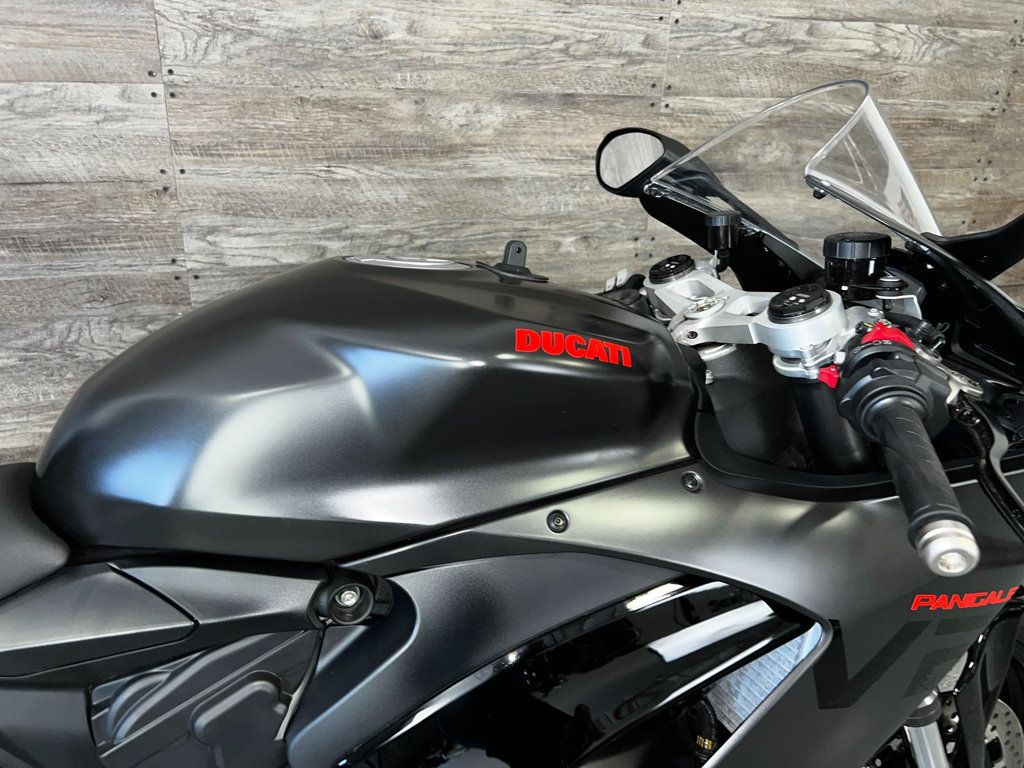 2025 Ducati Panigale V2 One Owner! - 22867103 - 5