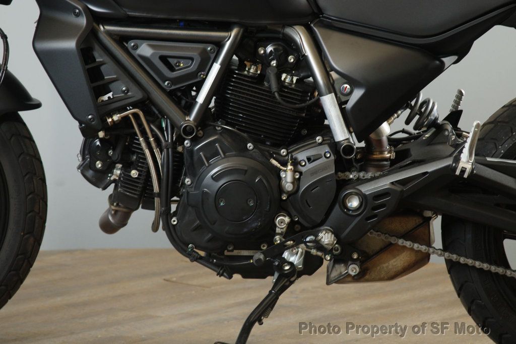 2025 Ducati Scrambler ICON DARK 1 Owner, 621 Miles - 22912589 - 12