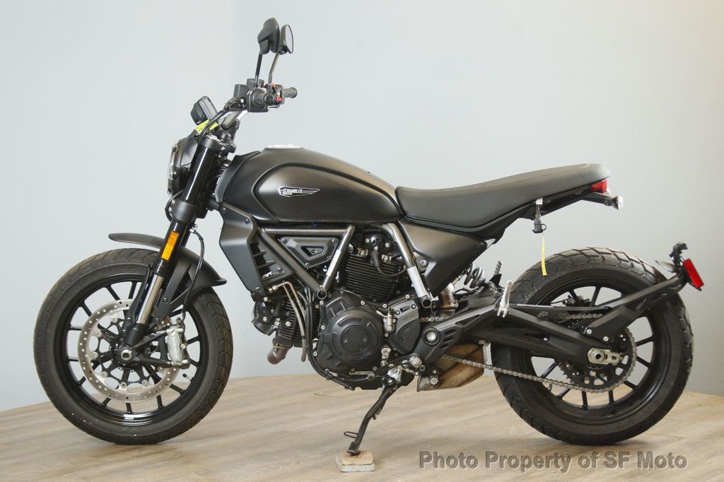2025 Ducati Scrambler ICON DARK 1 Owner, 621 Miles - 22912589 - 3