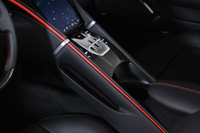 2025 Ferrari Roma Base - 22993549 - 16