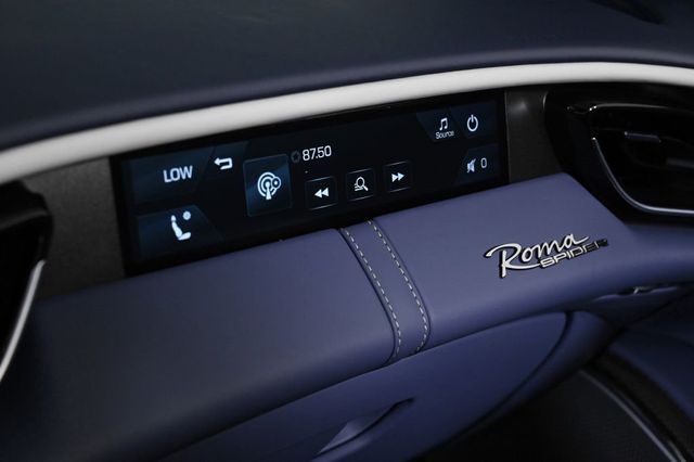 2025 Ferrari Roma Spider Base - 22932127 - 22