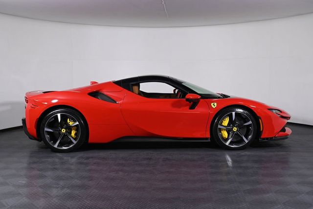 2025 Ferrari SF90 Spider Convertible - 23019418 - 9