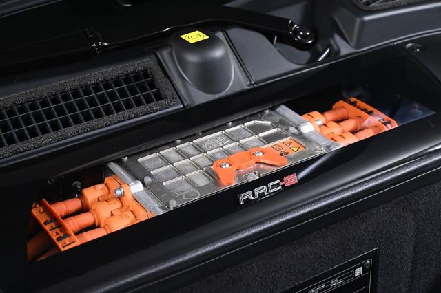 2025 Ferrari SF90 Spider Convertible - 23019418 - 22