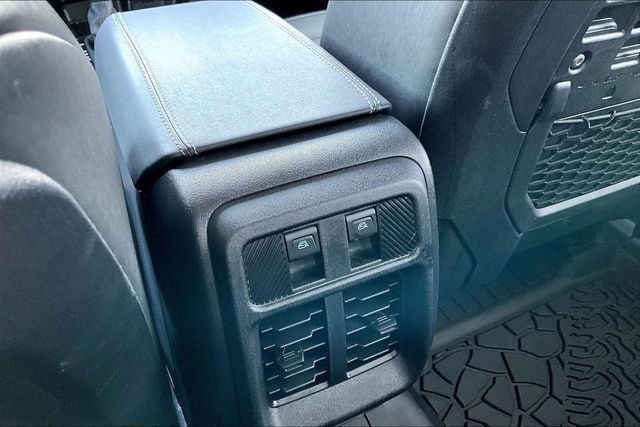 2025 Ford Bronco Badlands - 23030023 - 24