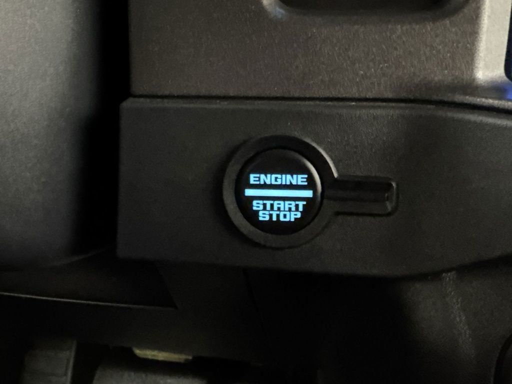 2025 Ford Bronco Badlands - 23039805 - 22